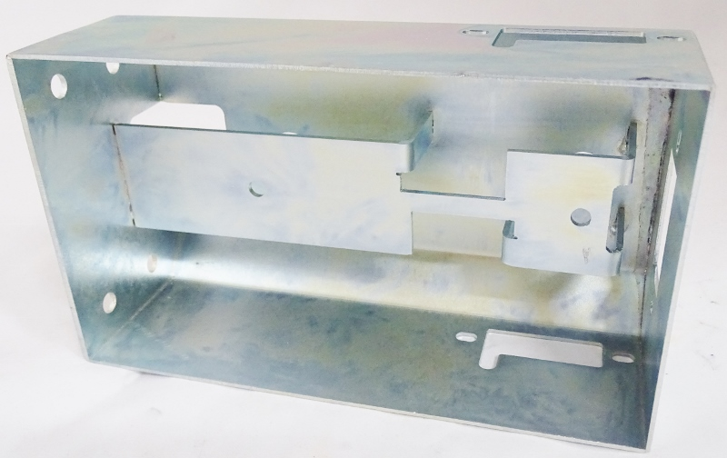 OBUDOWA LAMPY TYLNEJ LEWA/PRAWA, OCYNKOWANA