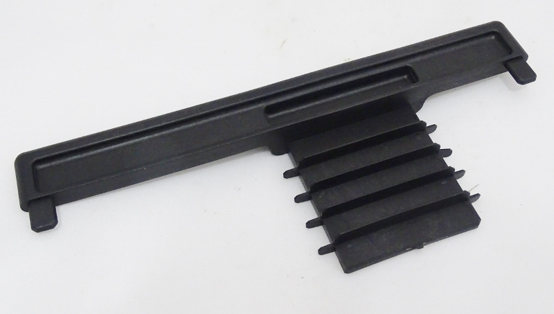 KOŃCÓWKA Z TWORZYWA LEWA