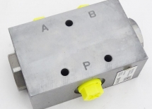 ZAWÓR DZIELĄCY - UNIWERSALNY