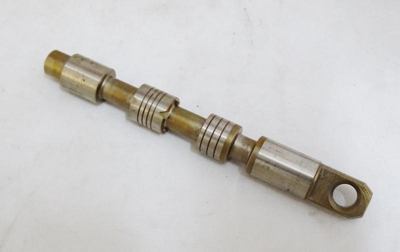 TRZPIEŃ ROZDZIELACZA HYDRAULICZNEGO