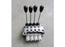 ROZDZIELACZ HYDRAULICZNY 4-SEKCYJNY 50L